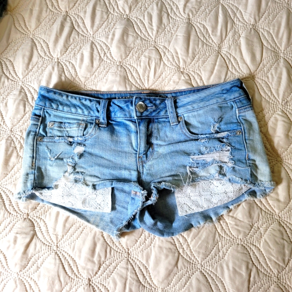 American Eagle Shorts w/ lace pockets